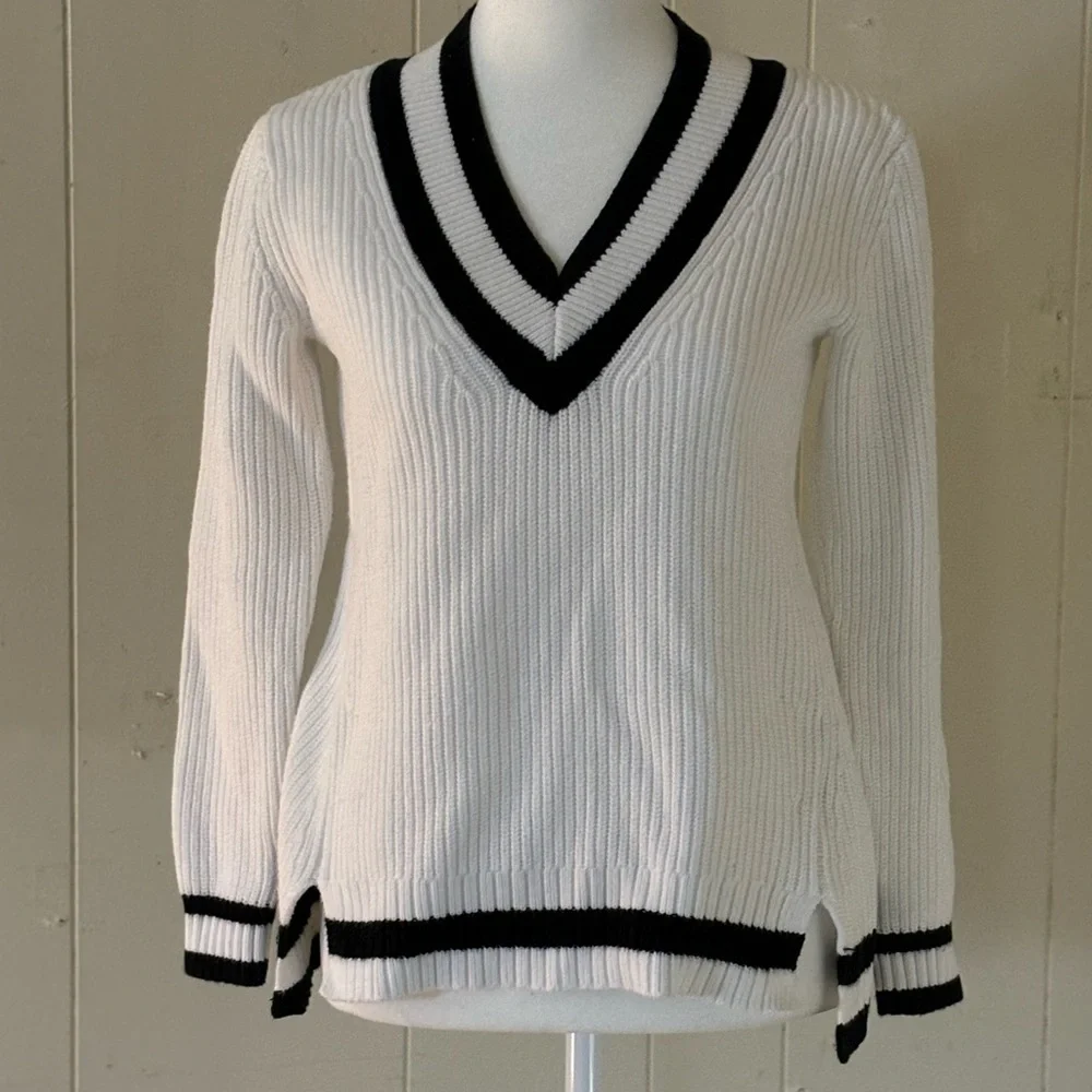 Michael Kors XXS White V Neck Sweater w/black trim - Picture 1 of 4